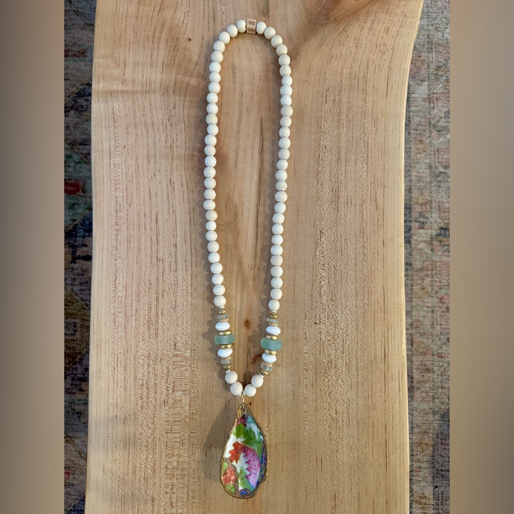 New Carolina Strung Collins Oyster Shell Necklace